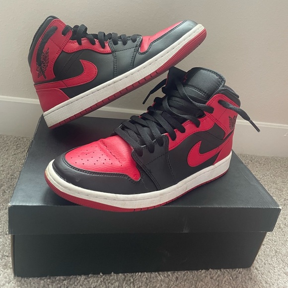 Air Jordan 1 mid - Picture 1 of 5